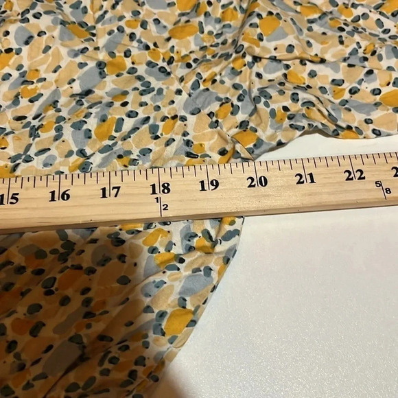 Sim and Sam floral v-neck, smocked waist, cropped, elbow sleeve blouse XL - Picture 5 of 10